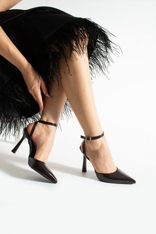Kadın İnce Topuklu Bilekten Bağlamalı Stiletto Isidro Kahverengi - 38