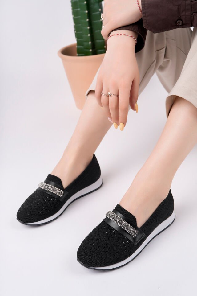 Taş Detaylı Günlük Spor Babet Levara Siyah - 36