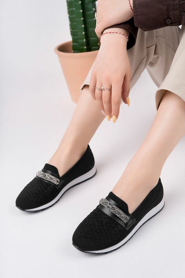 Taş Detaylı Günlük Spor Babet Levara Siyah - 37