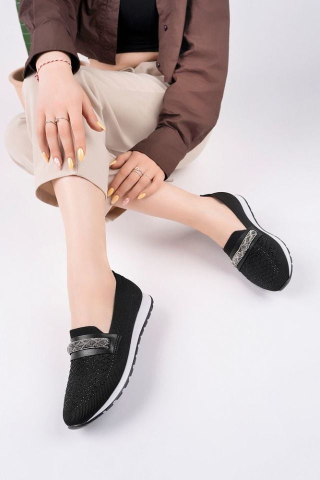 Taş Detaylı Günlük Spor Babet Levara Siyah - 39