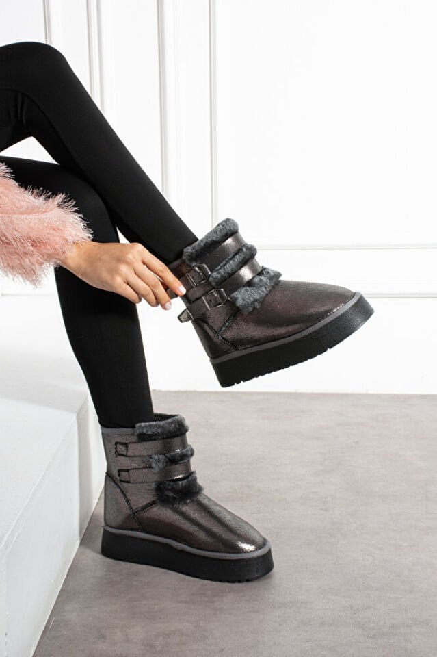 Kadın Şık Günlük Bot Bruna