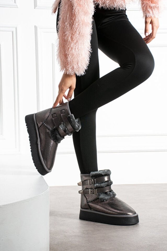 Kadın Şık Günlük Bot Bruna