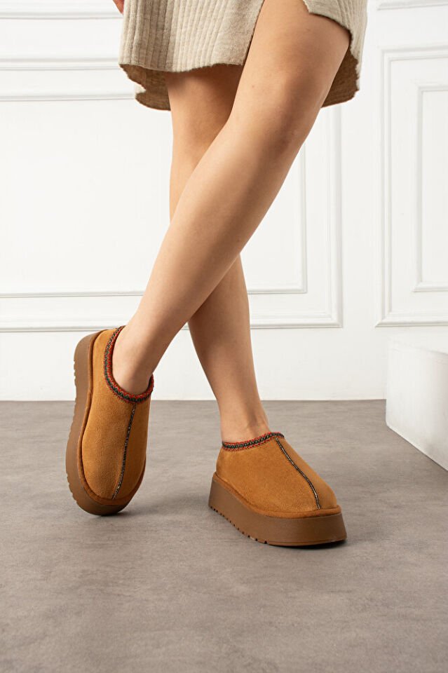 Kadın Günlük Terlik Model Bot Chloe